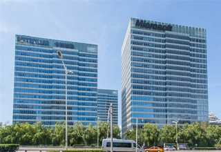 榆树提升门制造商